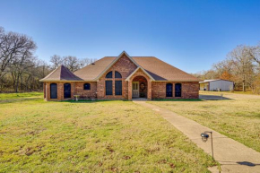 Large Yard, Fire Pit and Games Grandview Haven!